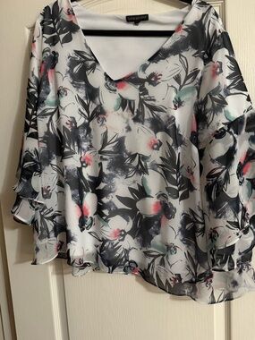 Lane Bryant White Floral V-Neck Layered Flutter Sleeve Blouse - 18/20